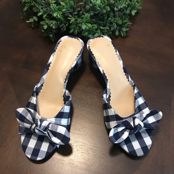 crown and ivy white heels